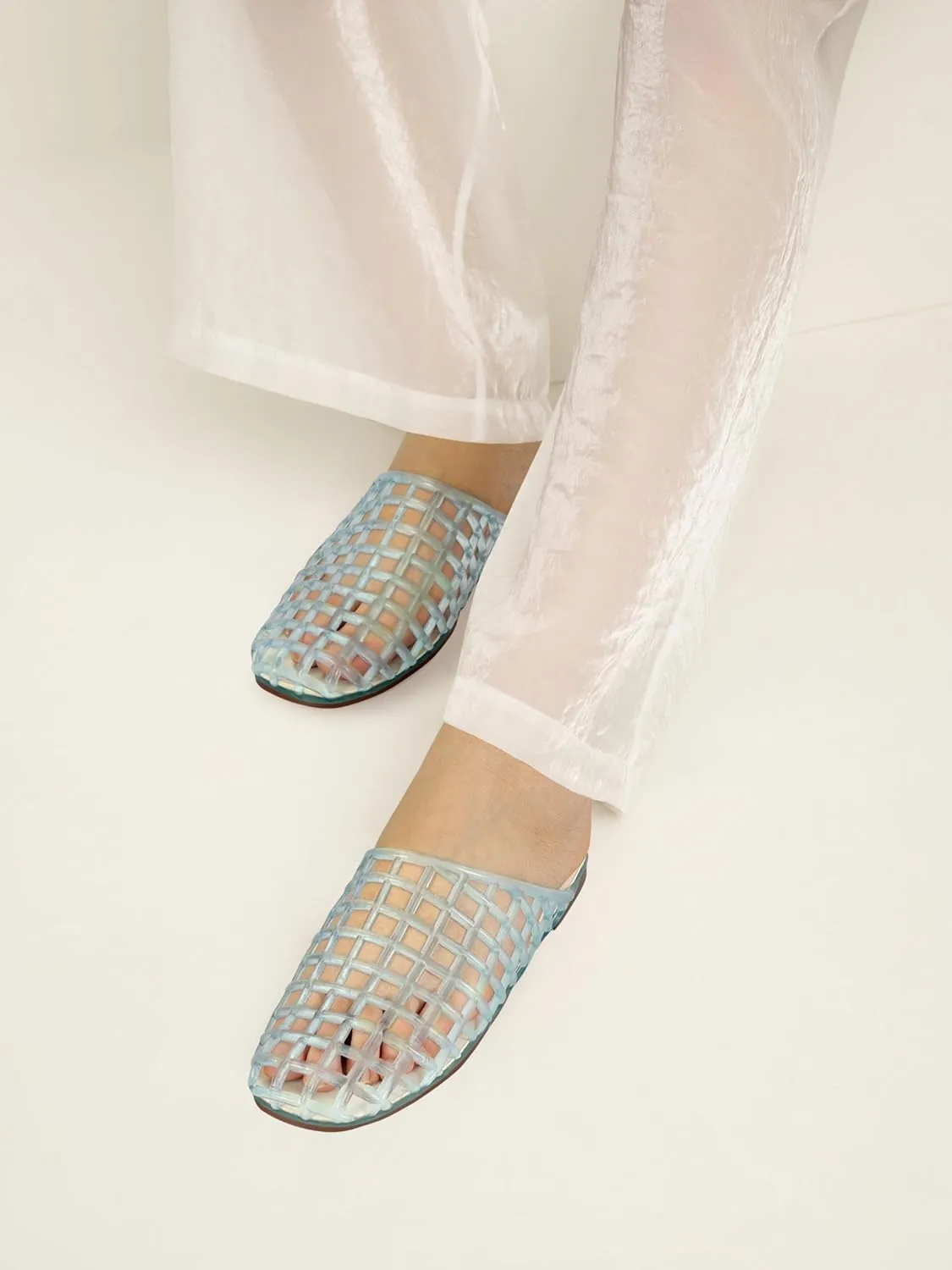 Clear Jelly Flats for Women Closed Toe Mesh Hollow Jellies Mule Sandals Slip On Jelly Slides Casual Comfortable Summer Beach Slipper Sandals